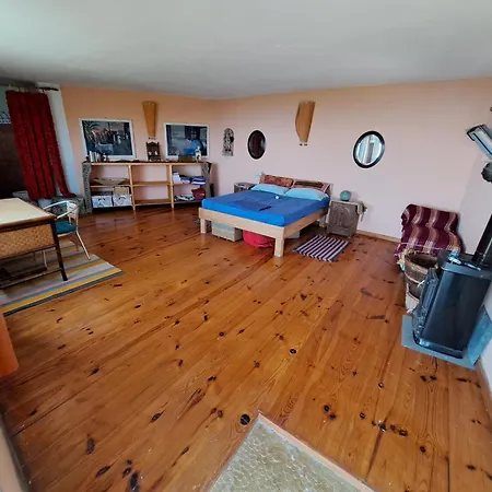 度假居 Defora Zrnovo