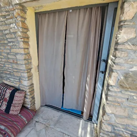 Defora Zrnovo